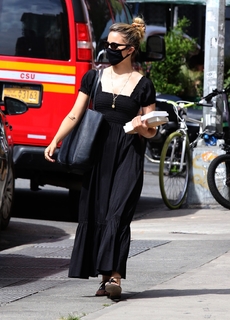 Dianna Agron feet photo thumbnail