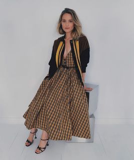 Dianna Agron feet photo thumbnail