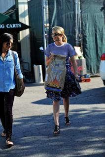 Dianna Agron feet photo thumbnail