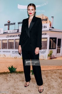 Dianna Agron feet photo thumbnail