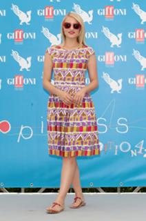Dianna Agron feet photo thumbnail