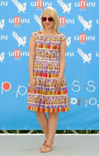 Dianna Agron feet photo thumbnail