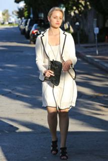 Dianna Agron feet photo thumbnail