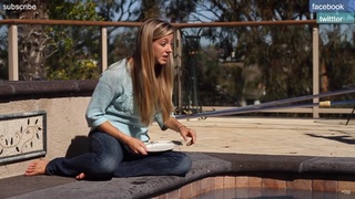 Dianna Cowern feet photo 12