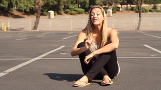 Dianna Cowern feet photo 5