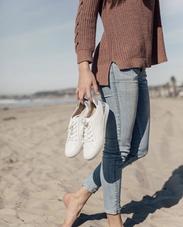 Dianna Cowern feet photo 8