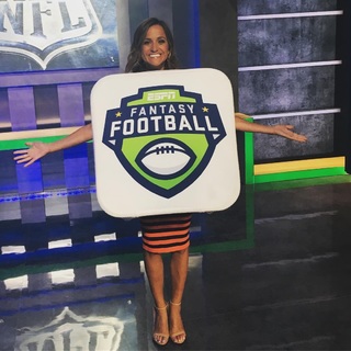 Dianna Russini feet photo thumbnail
