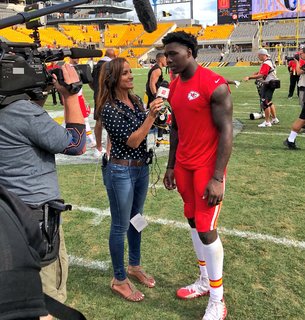 Dianna Russini feet photo thumbnail