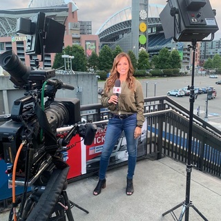 Dianna Russini feet photo thumbnail