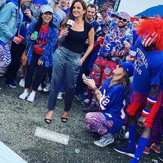 Dianna Russini feet photo thumbnail