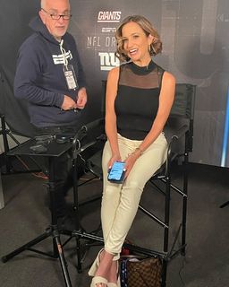 Dianna Russini feet photo thumbnail