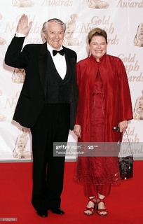 Dianne Wiest feet photo 9