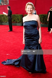 Dianne Wiest feet photo 8