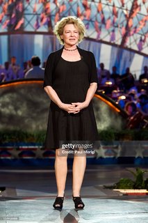 Dianne Wiest feet photo 6