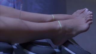 Dichen Lachman feet photo thumbnail