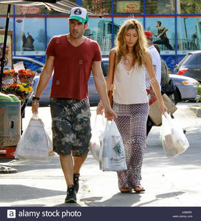 Dichen Lachman feet photo thumbnail