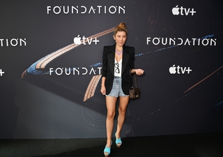 Dichen Lachman feet photo thumbnail