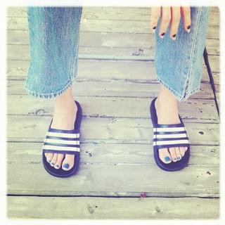 Didem Soydan feet photo thumbnail