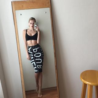 Didem Soydan feet photo thumbnail
