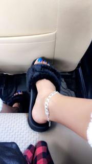 Didem Soydan feet photo thumbnail
