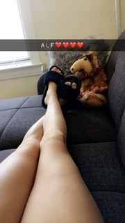 Didem Soydan feet photo thumbnail