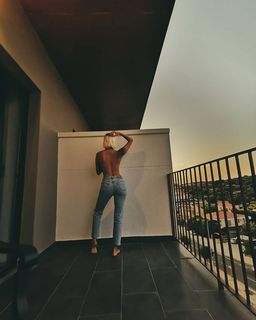 Didem Soydan feet photo thumbnail