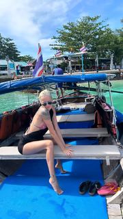 Didem Soydan feet photo thumbnail