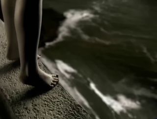 Dido feet photo 2