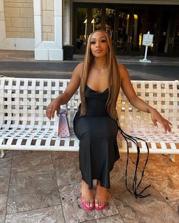 Dijonai Carrington feet photo 1