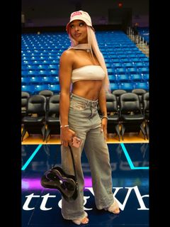 Dijonai Carrington feet photo 14