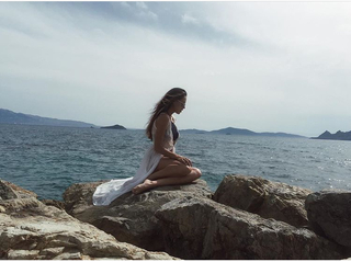 Dilan Çiçek Deniz feet photo thumbnail