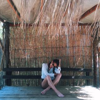 Dilan Çiçek Deniz feet photo thumbnail