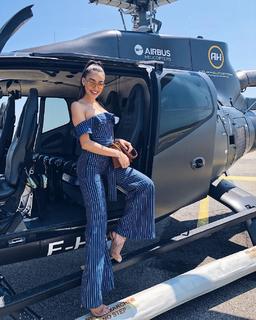 Dilan Çiçek Deniz feet photo thumbnail