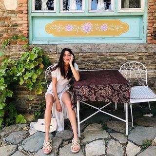 Dilan Çiçek Deniz feet photo thumbnail