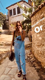 Dilan Çiçek Deniz feet photo thumbnail