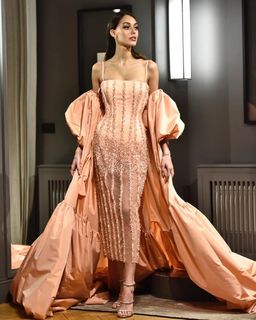 Dilan Çiçek Deniz feet photo thumbnail