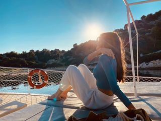 Dilan Çiçek Deniz feet photo thumbnail