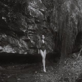 Dilan Çiçek Deniz feet photo thumbnail