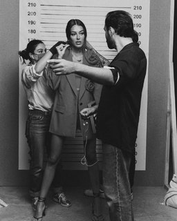 Dilan Çiçek Deniz feet photo thumbnail