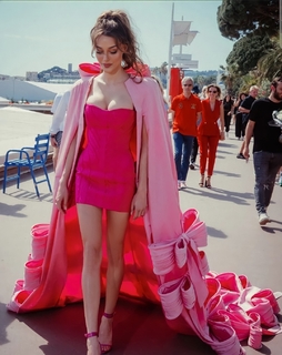 Dilan Çiçek Deniz feet photo thumbnail