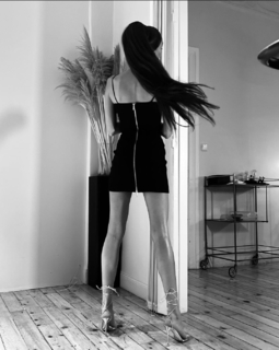 Dilan Çiçek Deniz feet photo thumbnail