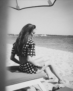 Dilan Çiçek Deniz feet photo thumbnail