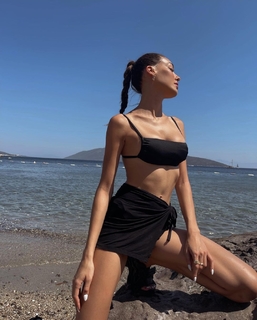 Dilan Çiçek Deniz feet photo thumbnail