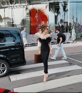 Dilan Çiçek Deniz feet photo thumbnail