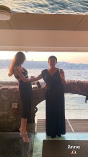 Dilan Çiçek Deniz feet photo thumbnail