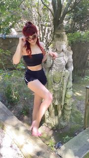 Dilek Kaya feet photo 8