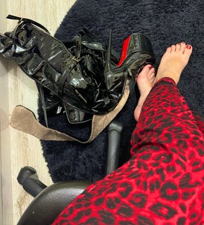 Dilek Kaya feet photo 10