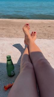Dilek Kaya feet photo 3