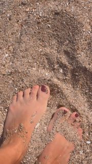 Dilek Kaya feet photo 1