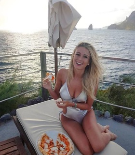 Diletta Leotta feet photo thumbnail